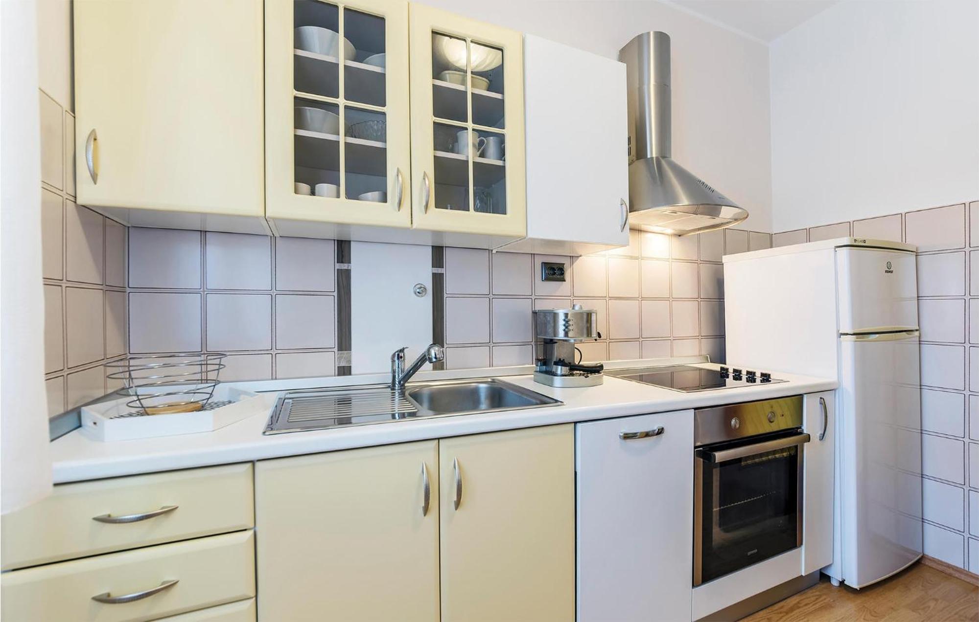2 Bedroom Beautiful Apartment In Valtura Esterno foto