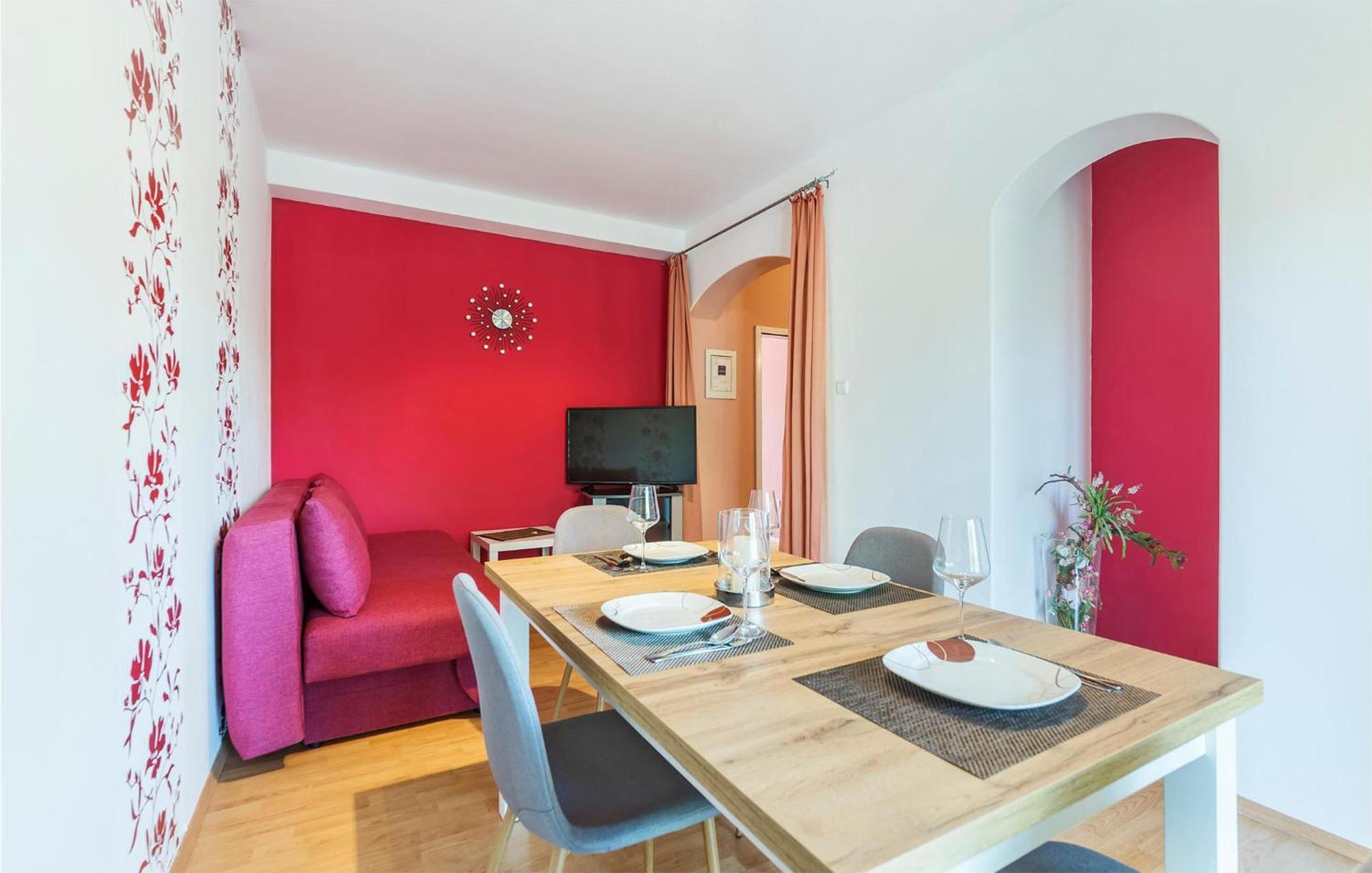 2 Bedroom Beautiful Apartment In Valtura Esterno foto
