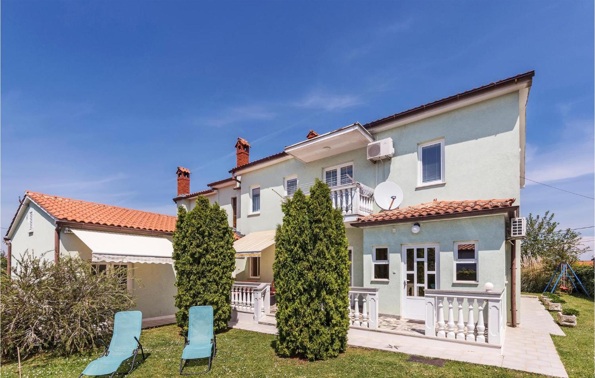 2 Bedroom Beautiful Apartment In Valtura Esterno foto