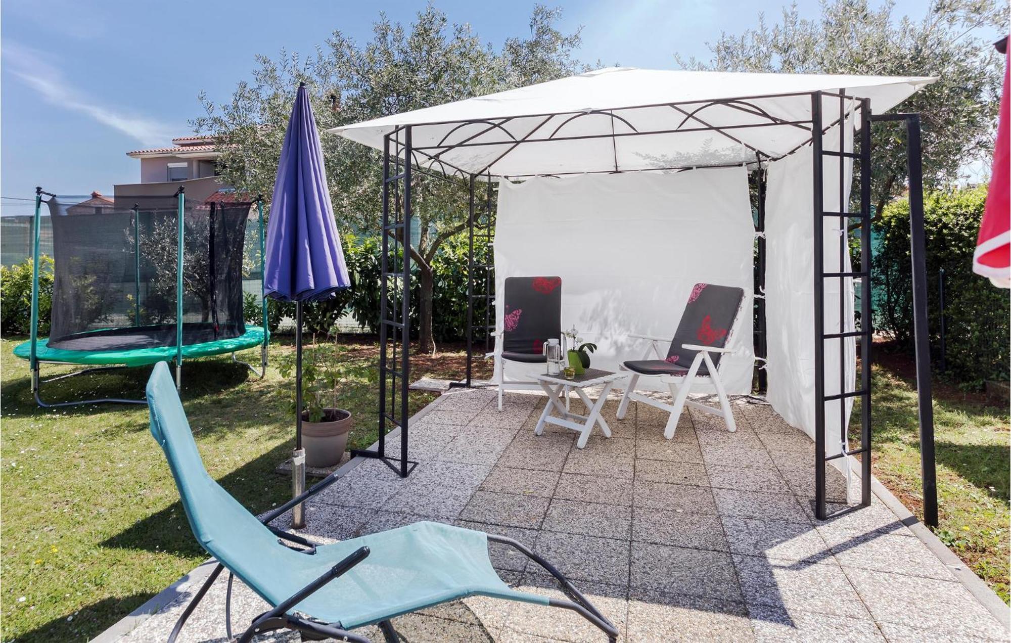 2 Bedroom Beautiful Apartment In Valtura Esterno foto